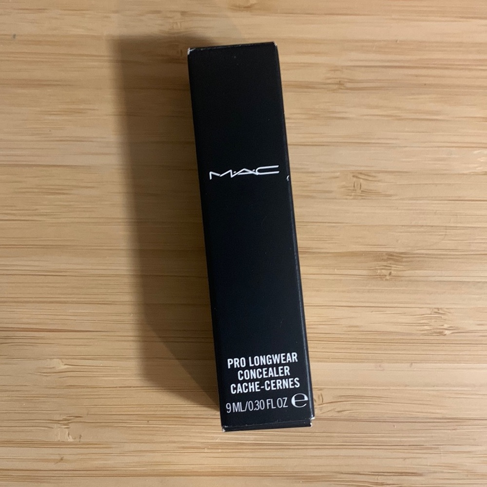 Mac Pro longwear concealer